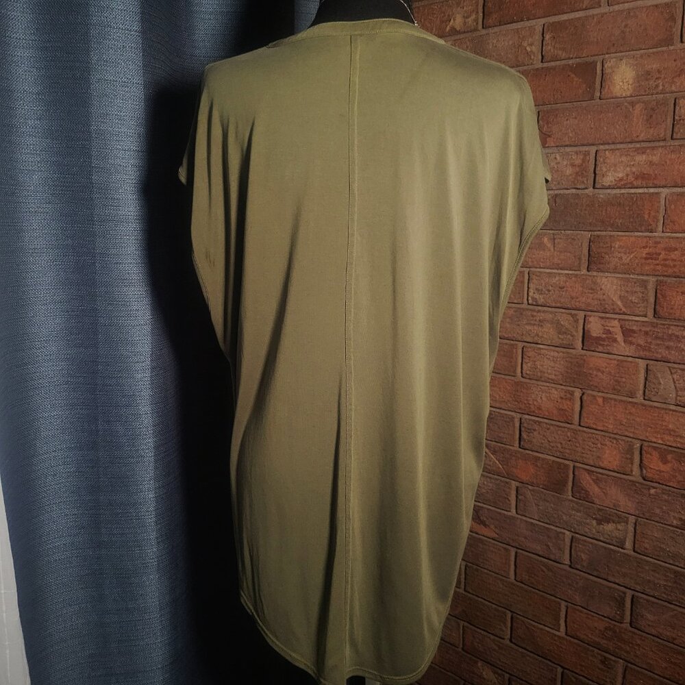 Lucky Brand Women's Cap Sleeve V-Neck Olive Green Blouse - Size XL - Picture 6 of 9